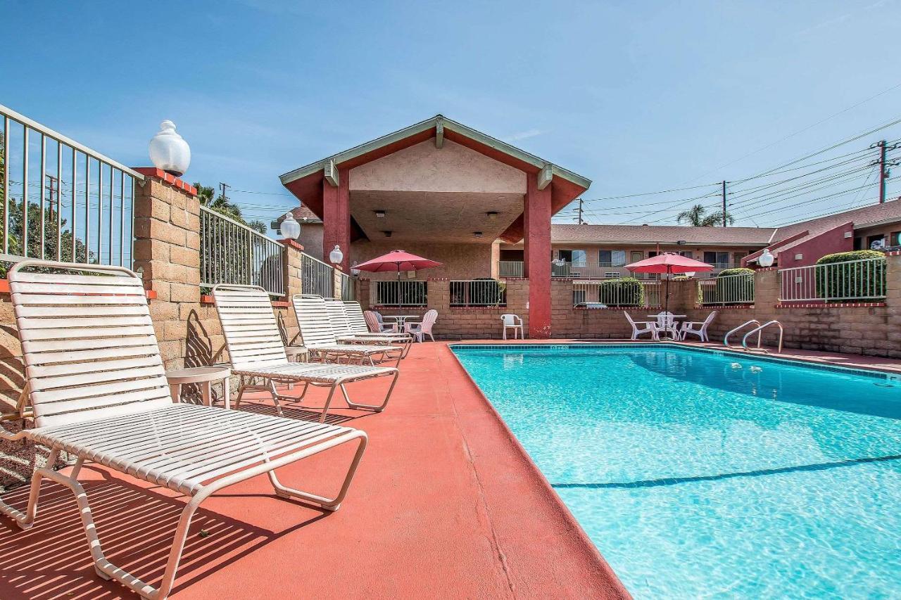 Econo Lodge Anaheim North Exterior foto